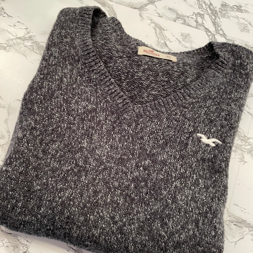 Hollister sweater